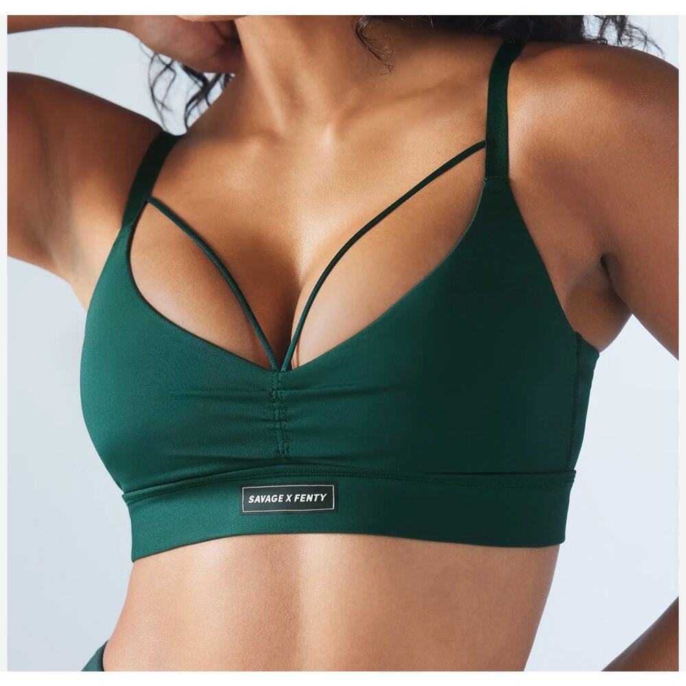 Curve Alert Medium-Impact Sports Bra Savage X Fenty 16/18